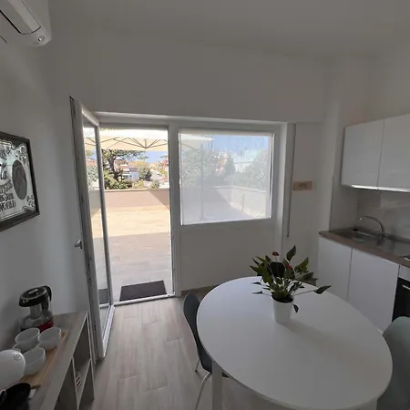 Apartment Attico Con Vista Circondato Dal Verde,a Due Passi Da Anzio,free Parking *