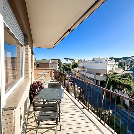Attico Con Vista Circondato Dal Verde,a Due Passi Da Anzio,free Parking Apartamento